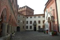 Castello di Valenzano 10 Courtyard